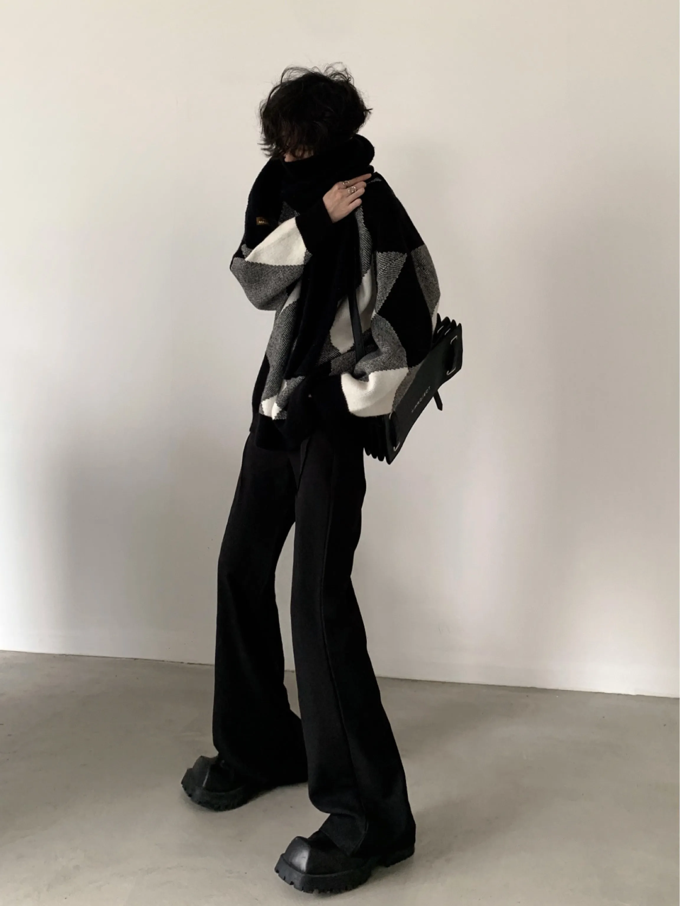 【23s November.】Black and White High-end Design Turtleneck Sweater