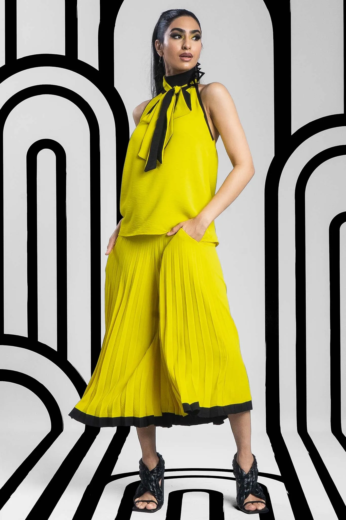ANYA Yellow Black