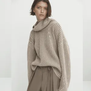 Autumn Casual Slouchy High-Neck Short Knit with Color Line Design