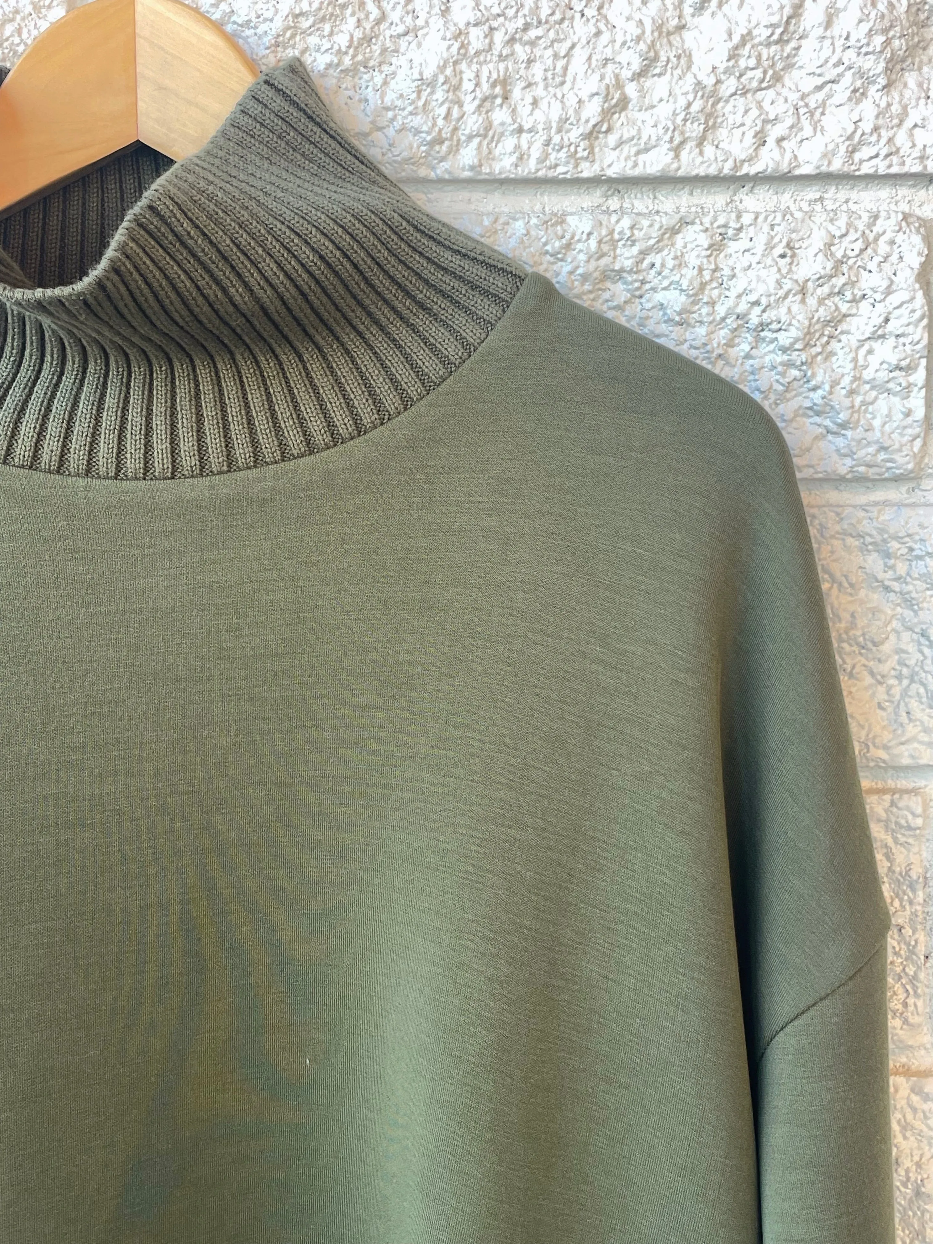 Barker High Neck Sweat