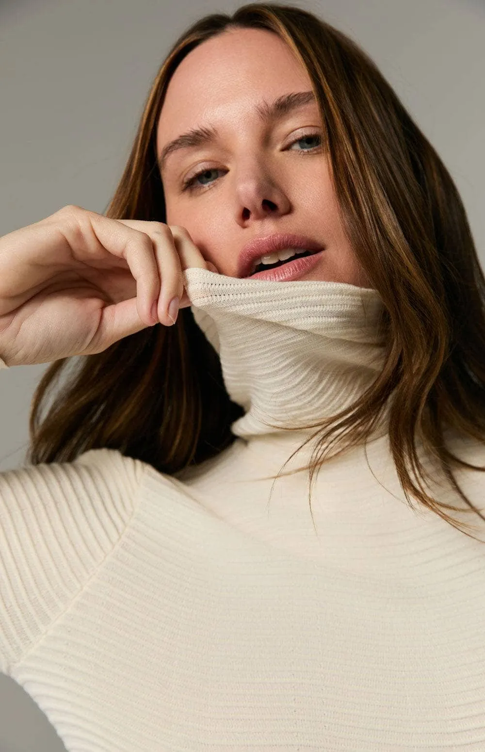 Enya TurtleNeck Ski Sweater | Ivory