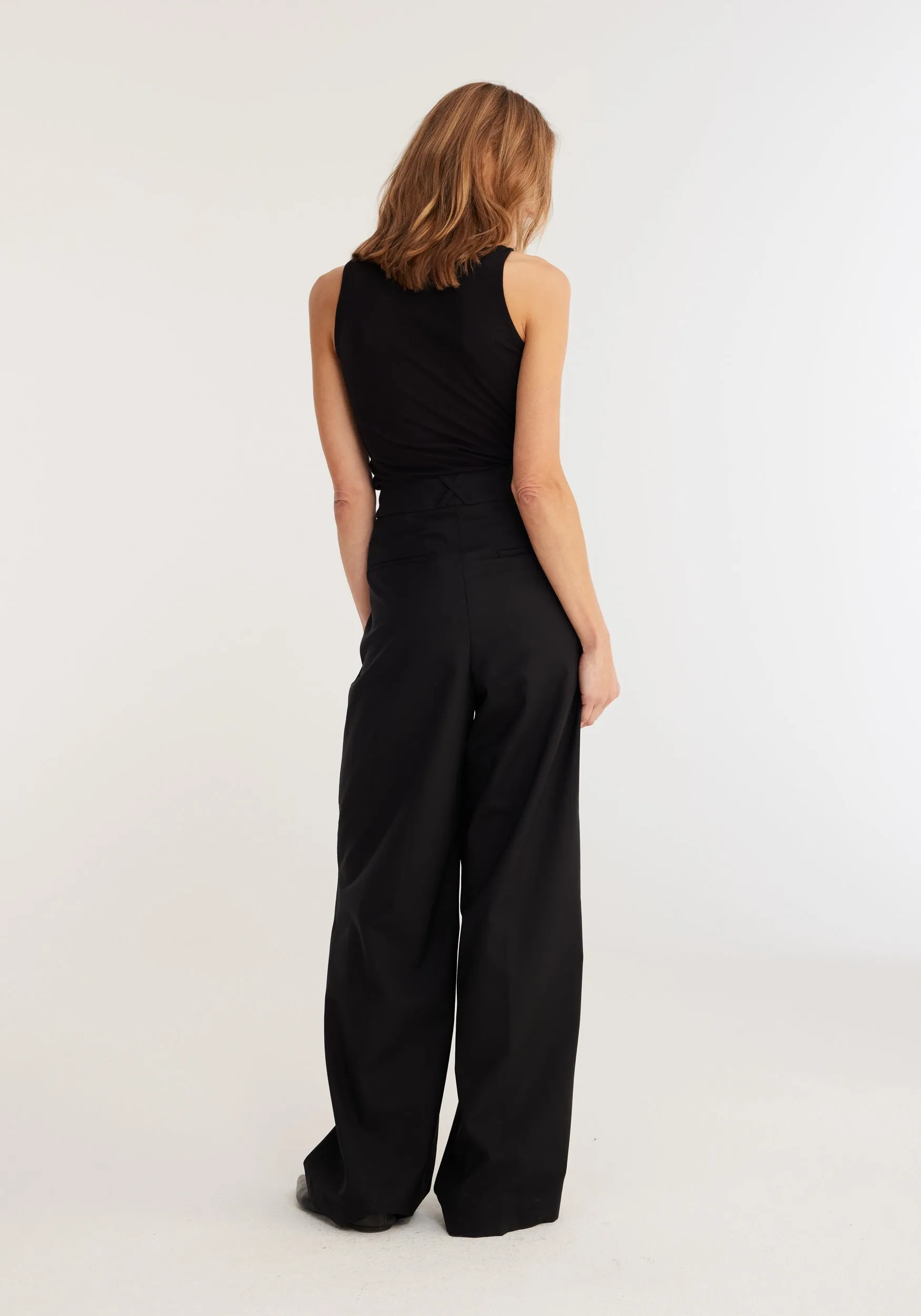 Fine merino sleeveless turtleneck | black