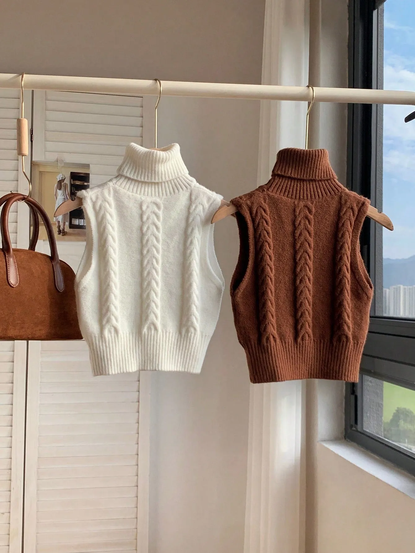 Parien Knitted Sleeveless Woolen Twist Turtleneck Top