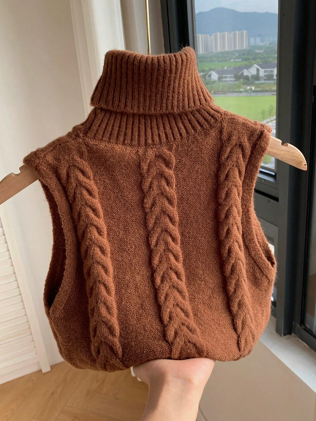 Parien Knitted Sleeveless Woolen Twist Turtleneck Top
