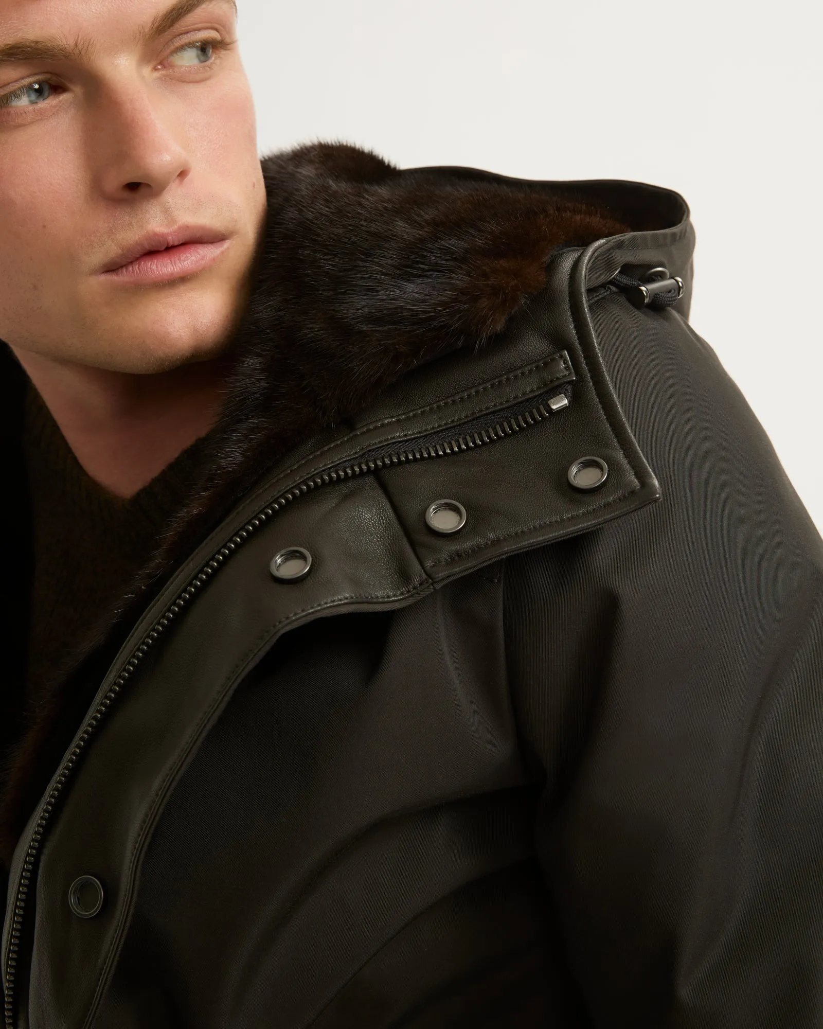 Parka fittée en gabardine technique et vison