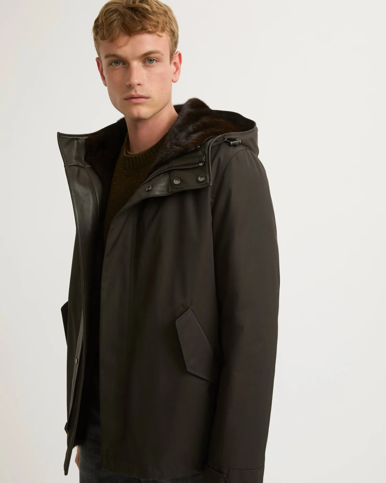Parka fittée en gabardine technique et vison