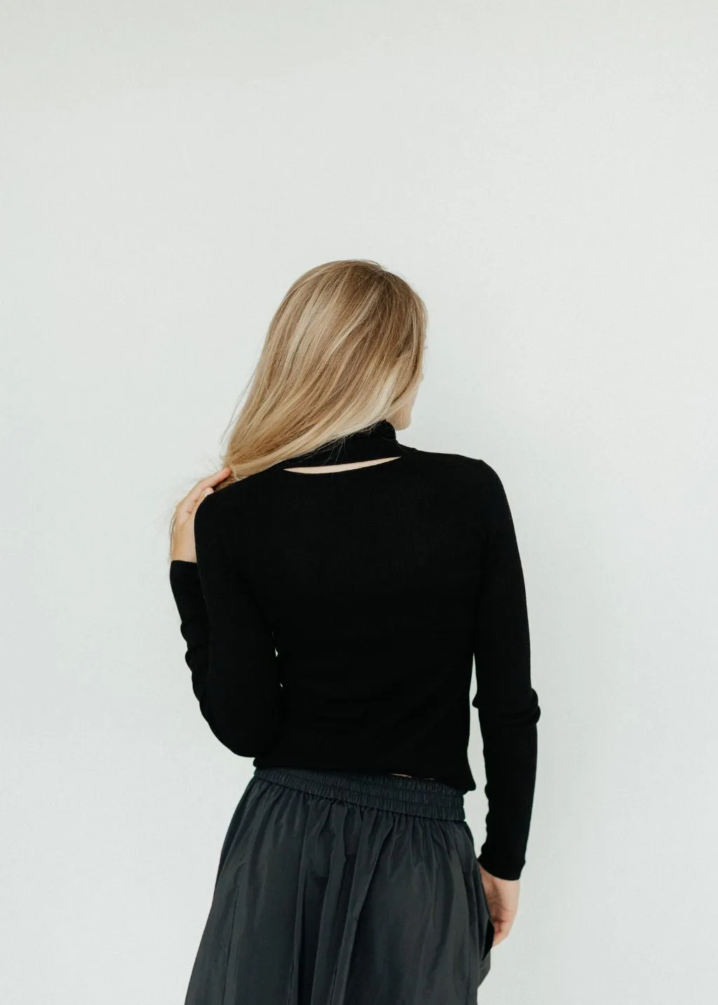 Tibi Feather Weight Ribbed Sweater Turtle Neck Pullover