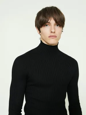 Turtleneck in Black